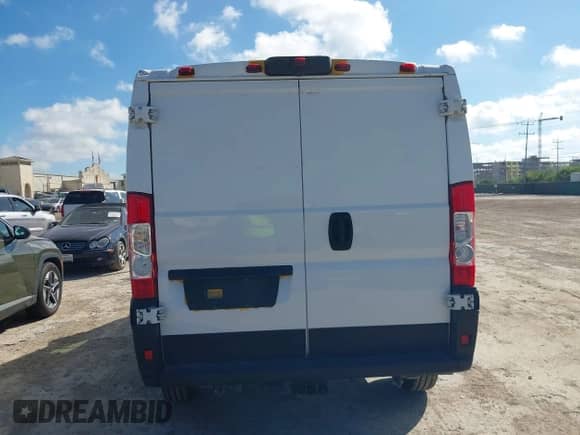 2023 Ram ProMaster Cargo z VIN 3C6LRVVG1PE606308, wystawiony jako IAAI lot #42824322 z przebiegiem 60 497 mil mil oraz . Historia ofert i sprzedaży dostępna na DreamBid. Obrazek 17.