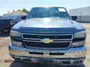 2006 Chevrolet Silverado 1500 LT2 z VIN 2GCEC13TX61157587, wystawiony jako IAAI lot #42217816 z przebiegiem 231 426 mil mil oraz . Historia ofert i sprzedaży dostępna na DreamBid. Obrazek 12.