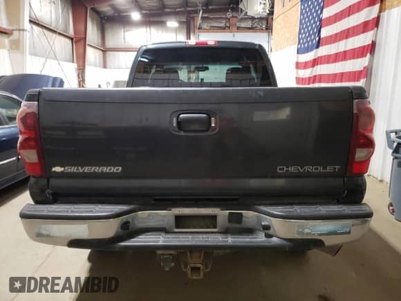 2003 Chevrolet Silverado 2500HD LT z VIN 1GCHK29G03E374026, wystawiony jako Copart lot #66545055 z przebiegiem 121 815 mil mil oraz Czysty tytuł • Clean title. Historia ofert i sprzedaży dostępna na DreamBid. Obrazek 6.