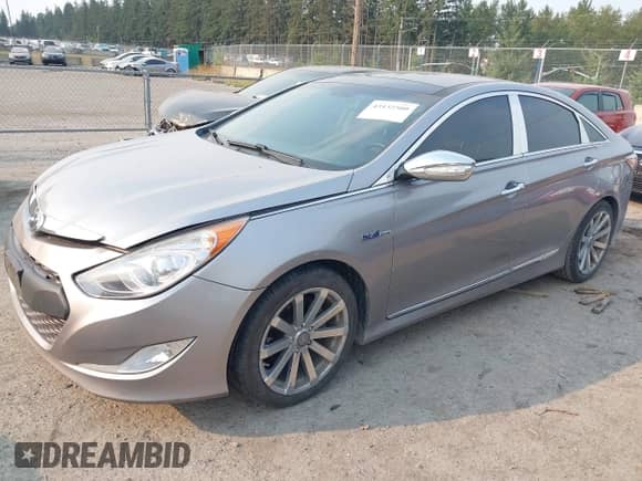 2012 Hyundai Sonata Hybrid with VIN KMHEC4A46CA046254, listed as a IAAI auction lot 43132500 with 179,993 mi miles and . Bid and sale history available at DreamBid. Image 2.