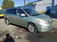 2010 Toyota Sienna XLE с VIN 5TDYK4CCXAS303876, выставлен на аукционе Copart как лот 81272115 с пробегом 170 141 миль миль и Списание • Salvage title. История ставок и продаж доступна на DreamBid. Изображение 4.