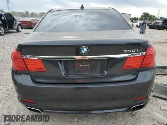 2011 BMW 7 Series 750Li z VIN WBAKB8C50BCY65753, wystawiony jako Copart lot #56884345 z przebiegiem Nie podano mil oraz Szkoda całkowita • Salvage title. Historia ofert i sprzedaży dostępna na DreamBid. Obrazek 6.