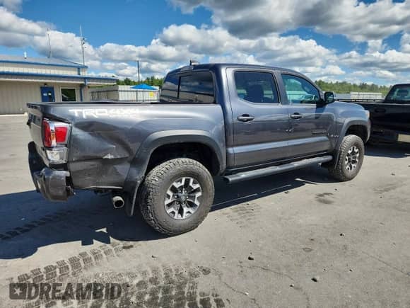 2021 Toyota Tacoma SR with VIN 3TMCZ5ANXMM439252, listed as a Copart auction lot 70420565 with 60,463 mi miles and Salvage title. Bid and sale history available at DreamBid. Image 3.