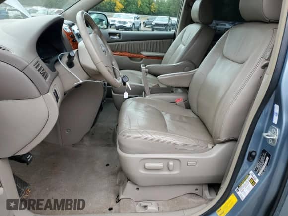 2008 Toyota Sienna XLE z VIN 5TDZK22C48S172092, wystawiony jako Copart lot #82736135 z przebiegiem 181 965 mil mil oraz Szkoda całkowita • Salvage title. Historia ofert i sprzedaży dostępna na DreamBid. Obrazek 7.