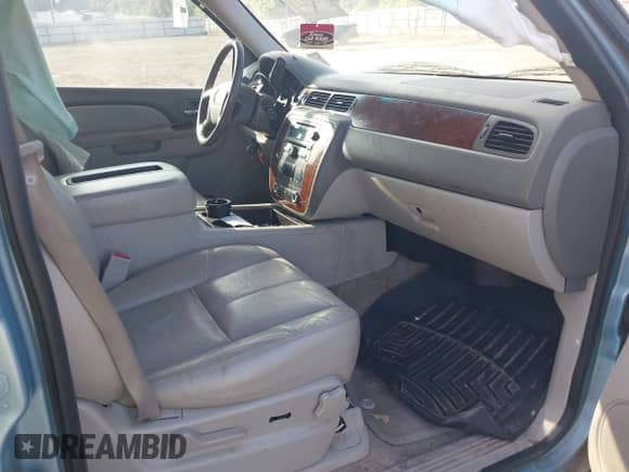 2011 Chevrolet Suburban LT with VIN 1GNSCJE04BR293650, listed as a IAAI auction lot 42542728 with 201,991 mi miles and . Bid and sale history available at DreamBid. Image 5.