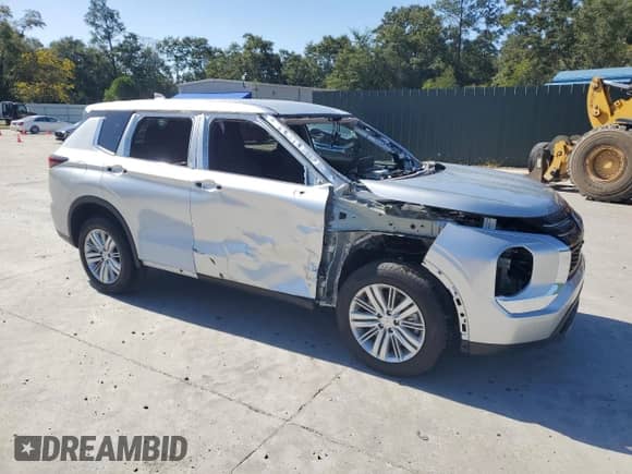 2024 Mitsubishi Outlander ES with VIN JA4J3UA85RZ024580, listed as a Copart auction lot 72012785 with 12,832 mi miles and Salvage title. Bid and sale history available at DreamBid. Image 4.