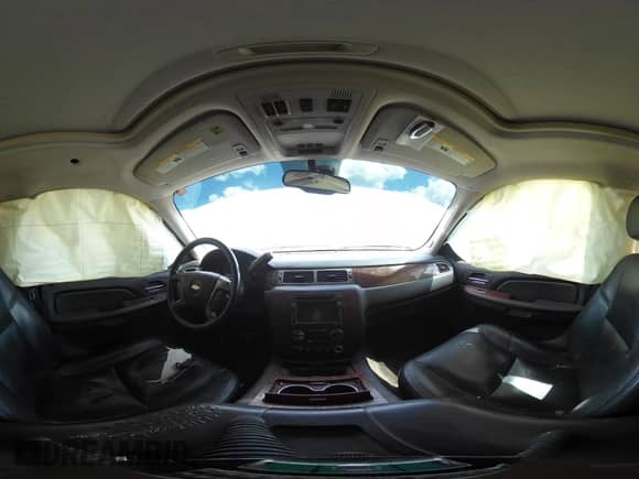 2009 Chevrolet Suburban LTZ z VIN 1GNFK36329R145158, wystawiony jako IAAI lot #43141956 z przebiegiem 336 452 mil mil oraz . Historia ofert i sprzedaży dostępna na DreamBid. Obrazek 18.