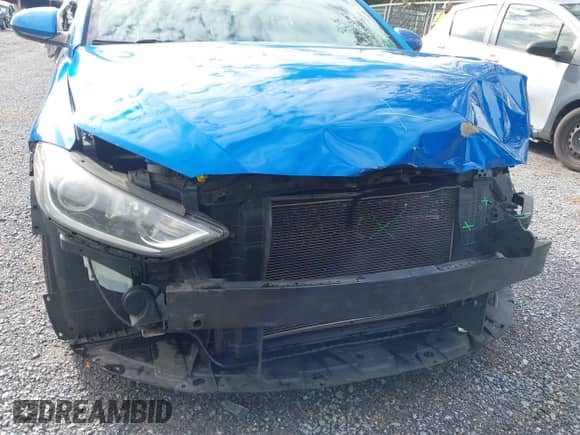 2018 Hyundai Elantra SE z VIN KMHD74LF0JU470183, wystawiony jako IAAI lot #43300776 z przebiegiem 172 478 mil mil oraz . Historia ofert i sprzedaży dostępna na DreamBid. Obrazek 14.