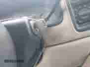 2002 Chevrolet Suburban LT z VIN 1GNEC16Z72J252681, wystawiony jako IAAI lot #42375392 z przebiegiem 312 135 mil mil oraz . Historia ofert i sprzedaży dostępna na DreamBid. Obrazek 11.