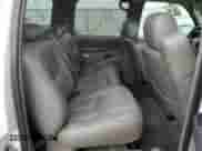 2003 Chevrolet Suburban LT z VIN 3GNFK16Z23G285145, wystawiony jako Copart lot #68668324 z przebiegiem 286 805 mil mil oraz Szkoda całkowita • Salvage title. Historia ofert i sprzedaży dostępna na DreamBid. Obrazek 11.