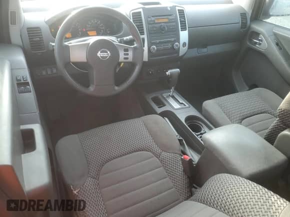 2010 Nissan Frontier SE z VIN 1N6AD0CW9AC433256, wystawiony jako Copart lot #64661135 z przebiegiem 132 223 mil mil oraz Szkoda całkowita • Salvage title. Historia ofert i sprzedaży dostępna na DreamBid. Obrazek 8.