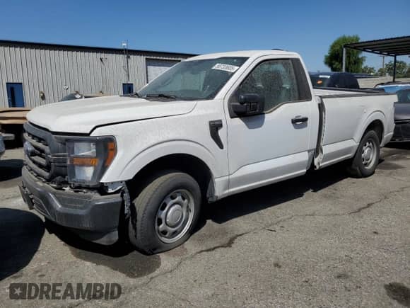 2023 Ford F-150 XL с VIN 1FTMF1CB6PKF08524, выставлен на аукционе Copart как лот 90696005 с пробегом 40 206 миль миль и Списание • Salvage title. История ставок и продаж доступна на DreamBid. Изображение 1.