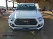 2022 Toyota Tacoma SR5 z VIN 3TMAZ5CNXNM193373, wystawiony jako Copart lot #85957944 z przebiegiem 21 134 mil mil oraz Szkoda całkowita • Salvage title. Historia ofert i sprzedaży dostępna na DreamBid. Obrazek 5.