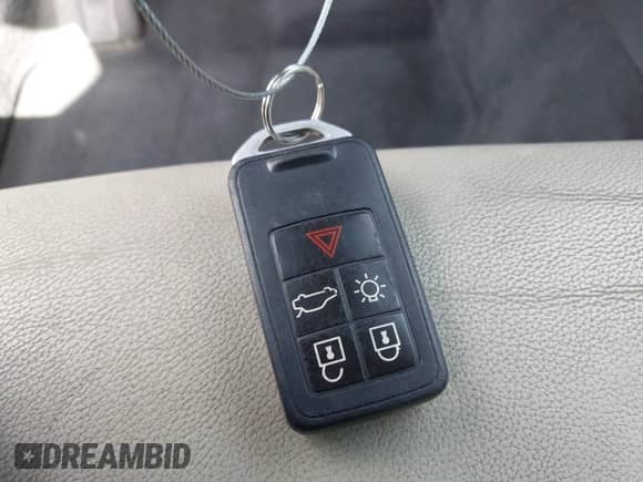 2017 Volvo S60 Dynamic с VIN YV126MFL3H2436352, выставлен на аукционе IAAI как лот 42374807 с пробегом 126 035 миль миль и . История ставок и продаж доступна на DreamBid. Изображение 11.