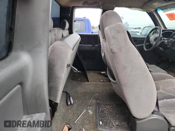 2006 GMC Sierra 1500 SLE2 z VIN 1GTEK19Z76Z130711, wystawiony jako Copart lot #82642185 z przebiegiem Nie podano mil oraz Czysty tytuł • Clean title. Historia ofert i sprzedaży dostępna na DreamBid. Obrazek 10.