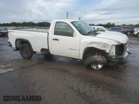 2009 Chevrolet Silverado 2500HD Work Truck with VIN 1GCHK44K99F155365, listed as a Copart auction lot 85843675 with 266,886 mi miles and Salvage title. Bid and sale history available at DreamBid. Image 4.