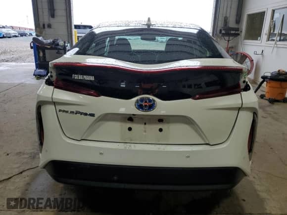 2018 Toyota Prius Plus with VIN JTDKARFP8J3074202, listed as a Copart auction lot 68946305 with 120,666 mi miles and Salvage title. Bid and sale history available at DreamBid. Image 6.