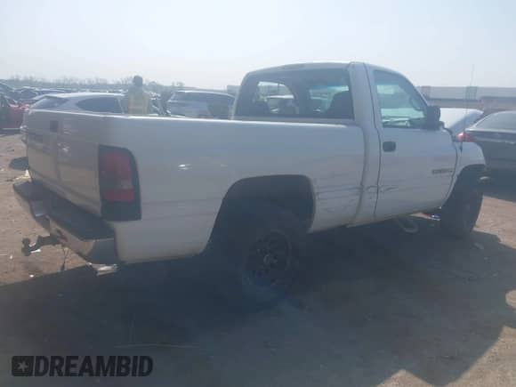2001 Dodge 1500 Work Special z VIN 1B7HC16X21S131067, wystawiony jako IAAI lot #41912674 z przebiegiem Nie podano mil oraz . Historia ofert i sprzedaży dostępna na DreamBid. Obrazek 4.