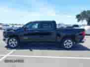 2025 Ram 1500 Lone Star z VIN 1C6SRFFP2SN538752, wystawiony jako IAAI lot #42266903 z przebiegiem 6 180 mil mil oraz . Historia ofert i sprzedaży dostępna na DreamBid. Obrazek 14.