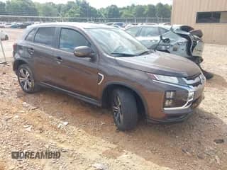 2020 Mitsubishi Outlander SE z VIN JA4AP4AU3LU012174, wystawiony jako IAAI lot #42758438 z przebiegiem 15 827 mil mil oraz . Historia ofert i sprzedaży dostępna na DreamBid. Obrazek 1.