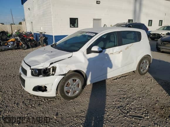 2015 Chevrolet Sonic LS с VIN 1G1JB6SH2F4178216, выставлен на аукционе Copart как лот 74973574 с пробегом 72 283 миль миль и Списание • Salvage title. История ставок и продаж доступна на DreamBid. Изображение 1.
