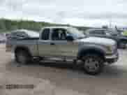 2002 Toyota Tacoma z VIN 5TEWN72N12Z127288, wystawiony jako IAAI lot #43390099 z przebiegiem 249 449 mil mil oraz . Historia ofert i sprzedaży dostępna na DreamBid. Obrazek 13.