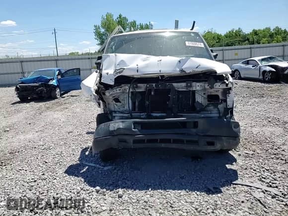 2009 Ford Econoline Cargo Commercial с VIN 1FTNE14W99DA93361, выставлен на аукционе Copart как лот 61009574 с пробегом 299 496 миль миль и Списание • Salvage title. История ставок и продаж доступна на DreamBid. Изображение 12.