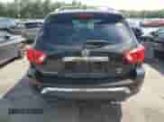 2019 Nissan Pathfinder S z VIN 5N1DR2MM5KC625846, wystawiony jako Copart lot #62430705 z przebiegiem 114 075 mil mil oraz Szkoda całkowita • Salvage title. Historia ofert i sprzedaży dostępna na DreamBid. Obrazek 6.