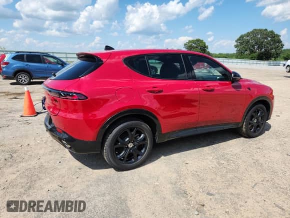 2024 Dodge Hornet R/T Plus with VIN ZACPDFDW9R3A11310, listed as a Copart auction lot 63410725 with 7,933 mi miles and Salvage title. Bid and sale history available at DreamBid. Image 3.
