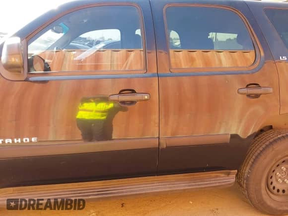 2007 Chevrolet Tahoe LS с VIN 1GNFC13C17R286483, выставлен на аукционе IAAI как лот 43230524 с пробегом 278 930 миль миль и . История ставок и продаж доступна на DreamBid. Изображение 14.