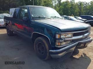 1996 Chevrolet Silverado 1500 with VIN 2GCEC19R5T1121443, listed as a IAAI auction lot 42809858 with 310,702 mi miles and . Bid and sale history available at DreamBid. Image 1.