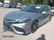 2023 Toyota Camry SE z VIN 4T1G11AK3PU791463, wystawiony jako IAAI lot #43412087 z przebiegiem 66 858 mil mil oraz . Historia ofert i sprzedaży dostępna na DreamBid. Obrazek 18.