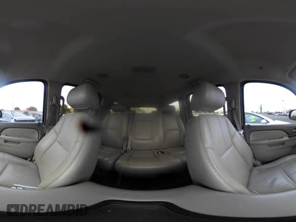 2010 Chevrolet Suburban LT z VIN 1GNUCJE03AR238548, wystawiony jako IAAI lot #42104596 z przebiegiem 153 959 mil mil oraz . Historia ofert i sprzedaży dostępna na DreamBid. Obrazek 18.