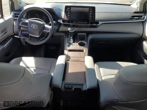 2022 Toyota Sienna XLE z VIN 5TDJRKEC3NS106018, wystawiony jako Copart lot #84283895 z przebiegiem 51 319 mil mil oraz Szkoda całkowita • Salvage title. Historia ofert i sprzedaży dostępna na DreamBid. Obrazek 8.