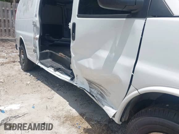2018 Chevrolet Express Cargo с VIN 1GCZGHFG8J1252578, выставлен на аукционе IAAI как лот 42187952 с пробегом 129 937 миль миль и . История ставок и продаж доступна на DreamBid. Изображение 6.