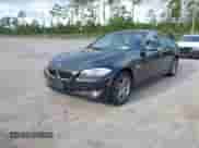 2013 BMW 5 Series 528i xDrive с VIN WBAXH5C54DD111853, выставлен на аукционе IAAI как лот 43177744 с пробегом 156 868 миль миль и . История ставок и продаж доступна на DreamBid. Изображение 2.