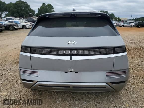 2024 Hyundai Ioniq 5 Limited с VIN KM8KR4DE9RU313013, выставлен на аукционе Copart как лот 67663215 с пробегом 11 370 миль миль и Списание • Salvage title. История ставок и продаж доступна на DreamBid. Изображение 6.