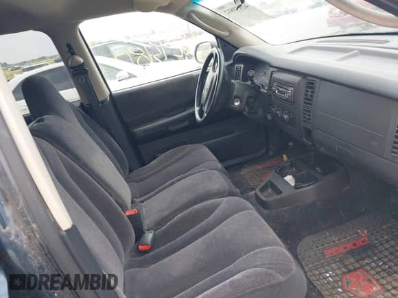 2001 Dodge Dakota with VIN 1B7HG2AX51S329899, listed as a IAAI auction lot 42951812 with 147,440 mi miles and . Bid and sale history available at DreamBid. Image 5.