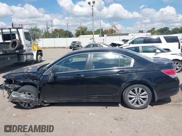 2011 Honda Accord EX-L с VIN 1HGCP2F85BA031602, выставлен на аукционе IAAI как лот 43378813 с пробегом 252 606 миль миль и . История ставок и продаж доступна на DreamBid. Изображение 15.