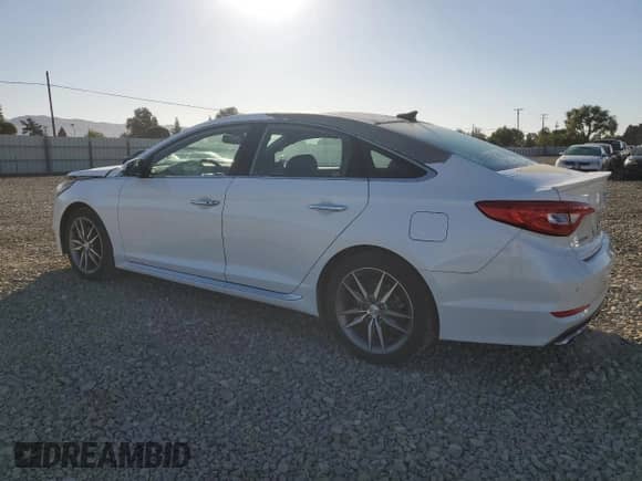 2015 Hyundai Sonata Limited с VIN 5NPE34AB9FH084495, выставлен на аукционе Copart как лот 85549675 с пробегом 73 600 миль миль и Списание • Salvage title. История ставок и продаж доступна на DreamBid. Изображение 2.