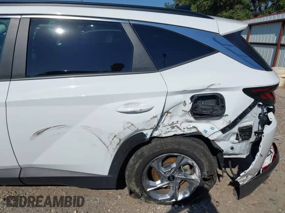 2024 Hyundai Tucson SEL z VIN 5NMJB3DE9RH314006, wystawiony jako IAAI lot #43120040 z przebiegiem 32 024 mil mil oraz . Historia ofert i sprzedaży dostępna na DreamBid. Obrazek 6.