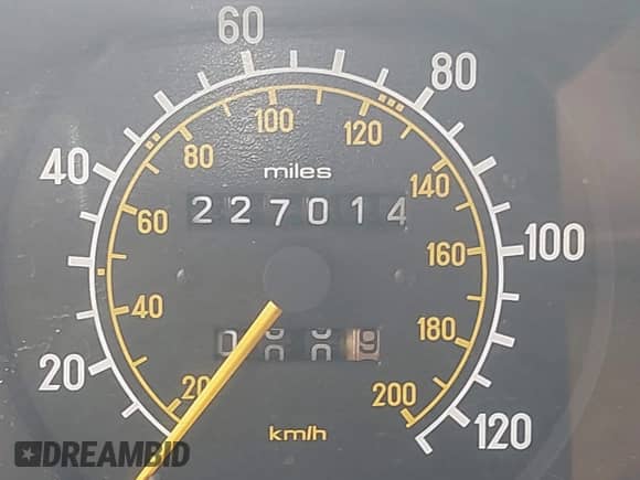 1985 Mercedes-Benz 300 с VIN WDBAB93C2FF052601, выставлен на аукционе IAAI как лот 42757148 с пробегом 227 014 миль миль и . История ставок и продаж доступна на DreamBid. Изображение 15.