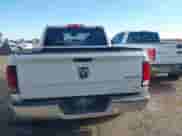 2020 Ram 1500 Express z VIN 1C6RR7KG8LS108642, wystawiony jako IAAI lot #43303501 z przebiegiem 172 427 mil mil oraz . Historia ofert i sprzedaży dostępna na DreamBid. Obrazek 16.