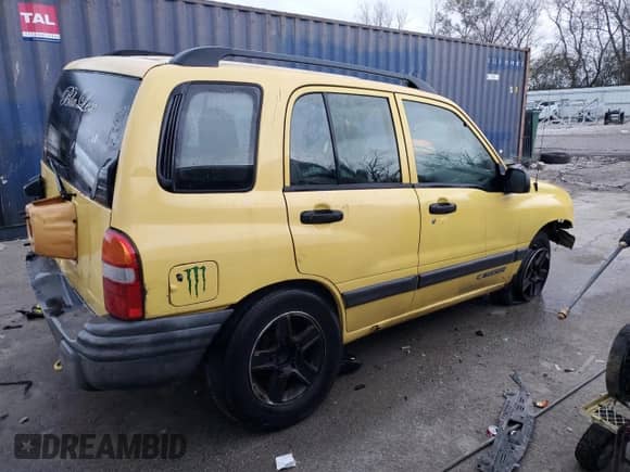 2003 Chevrolet Tracker с VIN 2CNBJ13C336950846, выставлен на аукционе Copart как лот 79439594 с пробегом Не указан миль и На запчасти • Non repairable. История ставок и продаж доступна на DreamBid. Изображение 3.