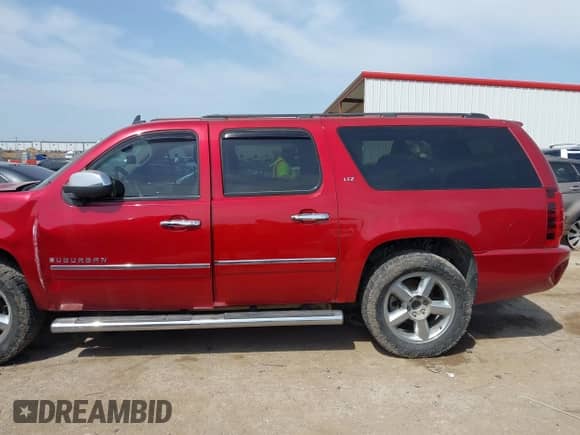 2014 Chevrolet Suburban LTZ с VIN 1GNSKKE74ER218148, выставлен на аукционе IAAI как лот 42015404 с пробегом 146 293 миль миль и . История ставок и продаж доступна на DreamBid. Изображение 14.