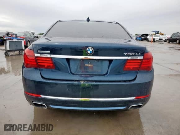 2013 BMW 7 Series 750Li с VIN WBAYE8C54DD132832, выставлен на аукционе Copart как лот 63086555 с пробегом Не указан миль и Списание • Salvage title. История ставок и продаж доступна на DreamBid. Изображение 6.