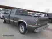 2000 GMC Sierra 1500 SLE with VIN 1GTEC19V3YZ176243, listed as a IAAI auction lot 41582240 with Not provided miles and . Bid and sale history available at DreamBid. Image 3.