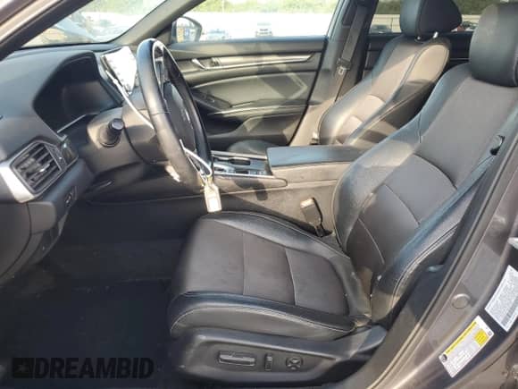 2018 Honda Accord Sport z VIN 1HGCV1F33JA210725, wystawiony jako Copart lot #81811955 z przebiegiem 100 159 mil mil oraz Szkoda całkowita • Salvage title. Historia ofert i sprzedaży dostępna na DreamBid. Obrazek 7.