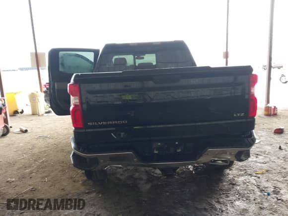 2021 Chevrolet Silverado 1500 LTZ with VIN 3GCUYGET2MG143300, listed as a IAAI auction lot 42164480 with 95,236 mi miles and . Bid and sale history available at DreamBid. Image 6.