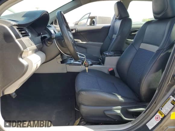 2014 Toyota Camry L с VIN 4T4BF1FK9ER345499, выставлен на аукционе Copart как лот 62547775 с пробегом 253 439 миль миль и Списание • Salvage title. История ставок и продаж доступна на DreamBid. Изображение 7.